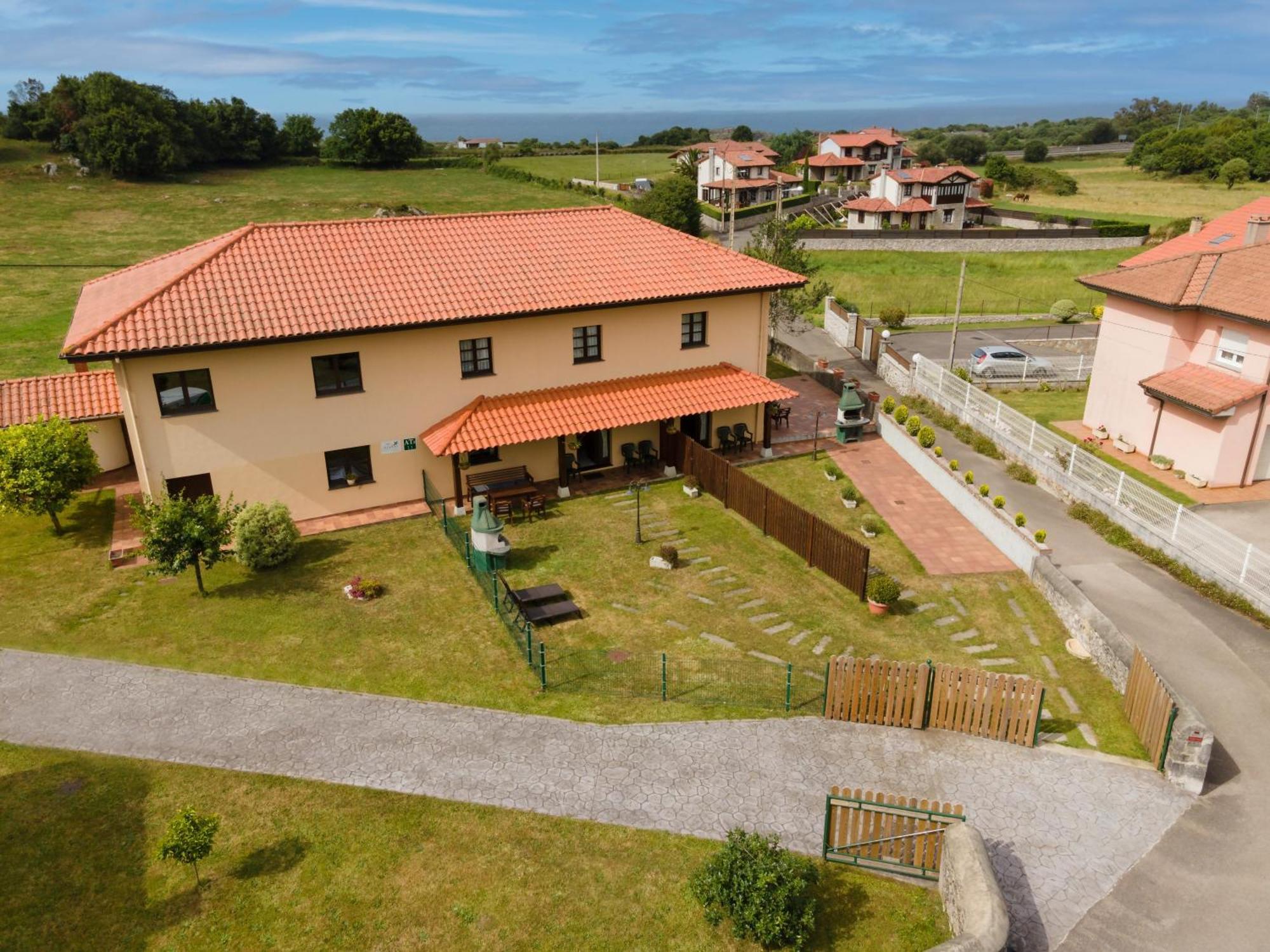 Apartamentos El Acebo Navés المظهر الخارجي الصورة